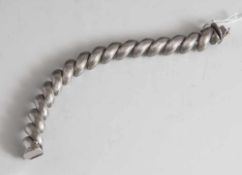 Armband, Silber 835, L. ca. 20 cm, Br. ca. 1,9 cm. Kastenschloß mit zwei Sicherheitsachten. Ca. 45,7