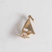 Anhänger "Windsurfer", Gelbgold 585, L. ca. 2,7 cm, ca. 1,3 gr.