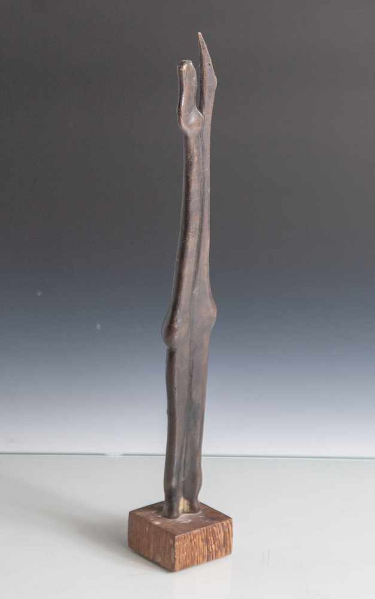Frische, Wolfgang (* 1946, Goch), Bronzeplastik Liebespaar, dunkel patiniert, H. ca. 34 cm, auf