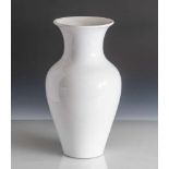 Vase KPM Berlin. H: 28cm.