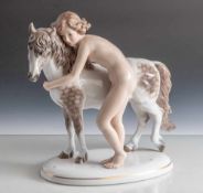 Figurengruppe, Mädchen mit Pony, Rosenthal, grüne Marke 1934 bis ca. 1945, Entwurf: Max Hermann