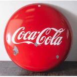 Emailschild Coca-Cola, gewölbt, wohl 40er/50er Jahre (einige Abplatzer) Durchm. ca. 92cm.