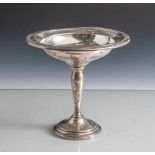 Kleine Tazza, International Silver, Sterling Silber, 20. Jahrhundert, Modell: Courtship. Vertiefte