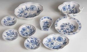 Konvolut Meissen, 9-teilig, blaue Schwertermarke, Porzellan, Zwiebelmuster, bestehend aus: 1 kleinen