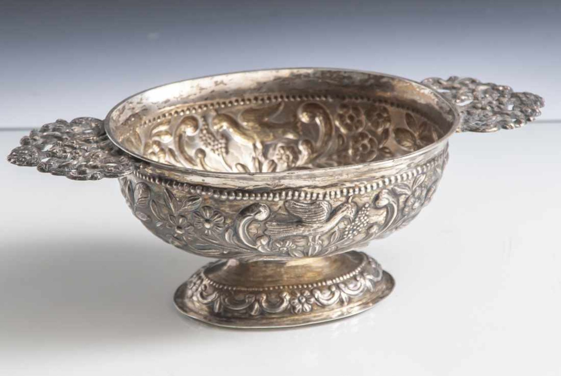 Tazza, Silber, Deutschland, 18. Jahrhundert, gemarkt: 3 Tremulierstriche, u, D, JJS und weitere