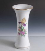 Vase, Meissen, blaue Schwertermarke (2 Schleifstriche), Porzellan, polychrom bemalt, Goldrand,