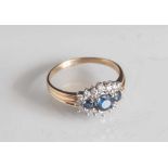Saphir-Brillant-Ring, Gelbgold 585, ausgefasst mit 3 kornblumenblauen, transparenten Saphiren,