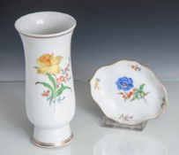 Konvolut Meissen, 2-teilig, blaue Schwertermarke, Porzellan, polychromes bemalt, Goldrand,