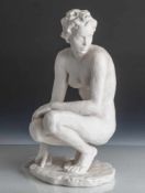 Figurine "Hockende", Rosenthal, Entwurf Fritz Klimsch (1870-1960), Porzellan matt glas.,auf Sockel