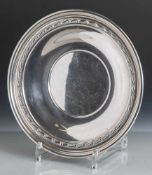 Runde Platte, England, Sterlingsilber 925. DM ca. 24,5 cm, ca. 260 gr.