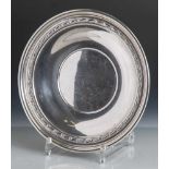 Runde Platte, England, Sterlingsilber 925. DM ca. 24,5 cm, ca. 260 gr.