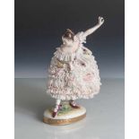Spitzenfigur: Tänzerin, Ballerina, Aelteste Volkstedter Porzellanmanufaktur, 1. Hälfte 20.