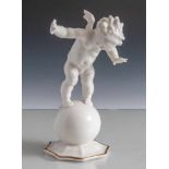 Figurine, Putto auf Kugel, Hutschenreuther, Kunstabteilung Selb, grüne Manufakturmarke (