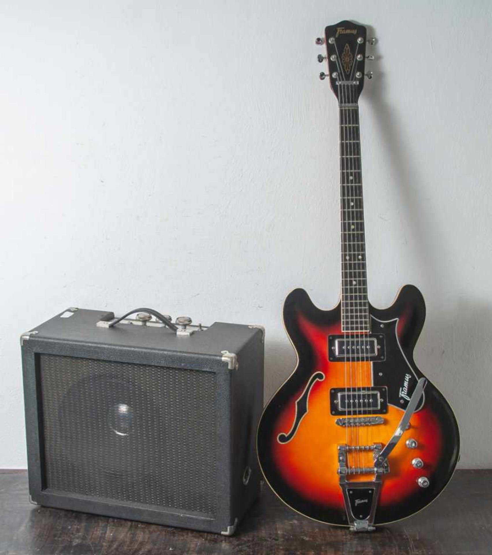 E-Gitarre, Framus Caravelle Variant in Sunburst, frühe 1970er Jahre, Halbresonanz, inTasche mit