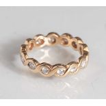 Memory-Ring, Gelbgold 585, ausgefasst mit 14 Brillanten, ca. 1 ct/tw/si. Ringgröße: 57,ca. 5,0