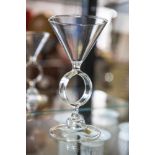 Pokal, Entwurf Heinz-Josef Sperling, farbloses Glas, Schaft mit großem Ring aus Bandglas,Etikett "