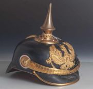 Pickelhaube - Lederhelm für Offiziere Preussen, komplett mit allen Beschlägen,freigewölbte goldene