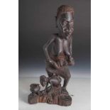 Afrikan. Skulptur, aus einem Makonde Dorf stammend, Holz geschnitzt, H: ca 43 cm, in den70er