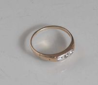 Damenring, Gelbgold/Weißgold 585, ausgefasst mit 3 Diamanten, ca. 0,15 ct/H/P1-2.Ringgröße: 51,