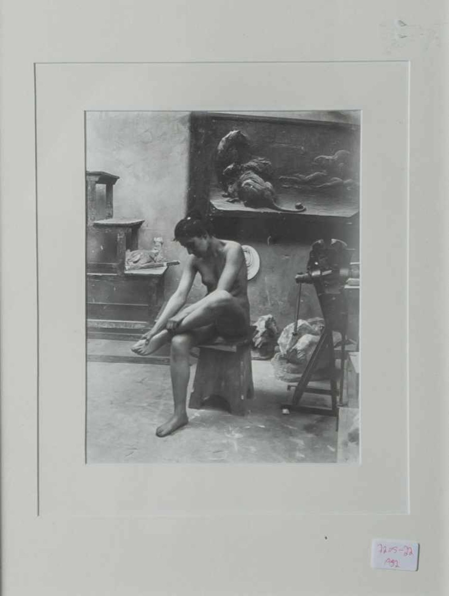 Zille, Heinrich (1858-1929), Dornauszieher Pose, aus der Serie Aktstudien, Foto vomOriginal-