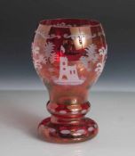 Römer, Glas, rot unterfangen, jagdliches Dekor mit röhrendem Hirsch im Mattschnitt. H. ca.15,5 cm.