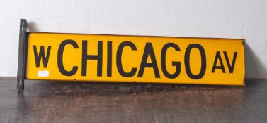Original doppelseitiges Straßenschild USA/ Chicago, beiger Fond mit schwarzer Schrift.Email an
