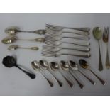 Quantity of plated flatware