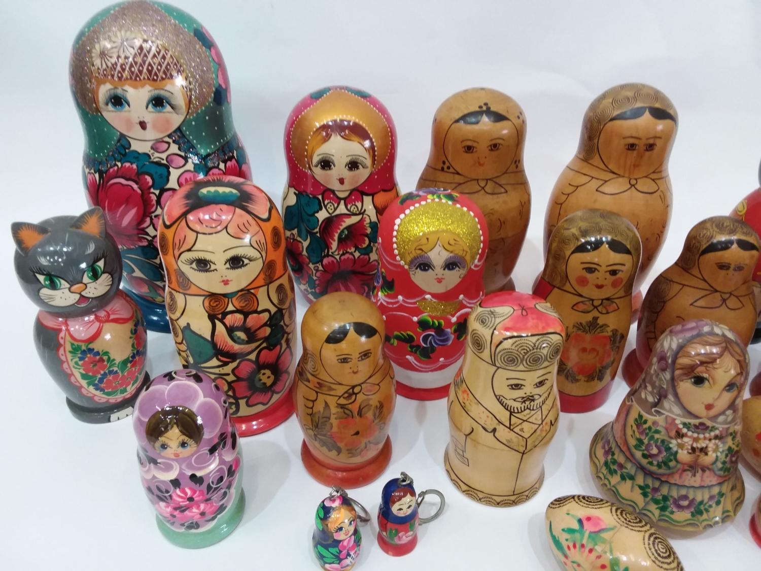 Collection of Russian Nesting Dolls - Image 4 of 6