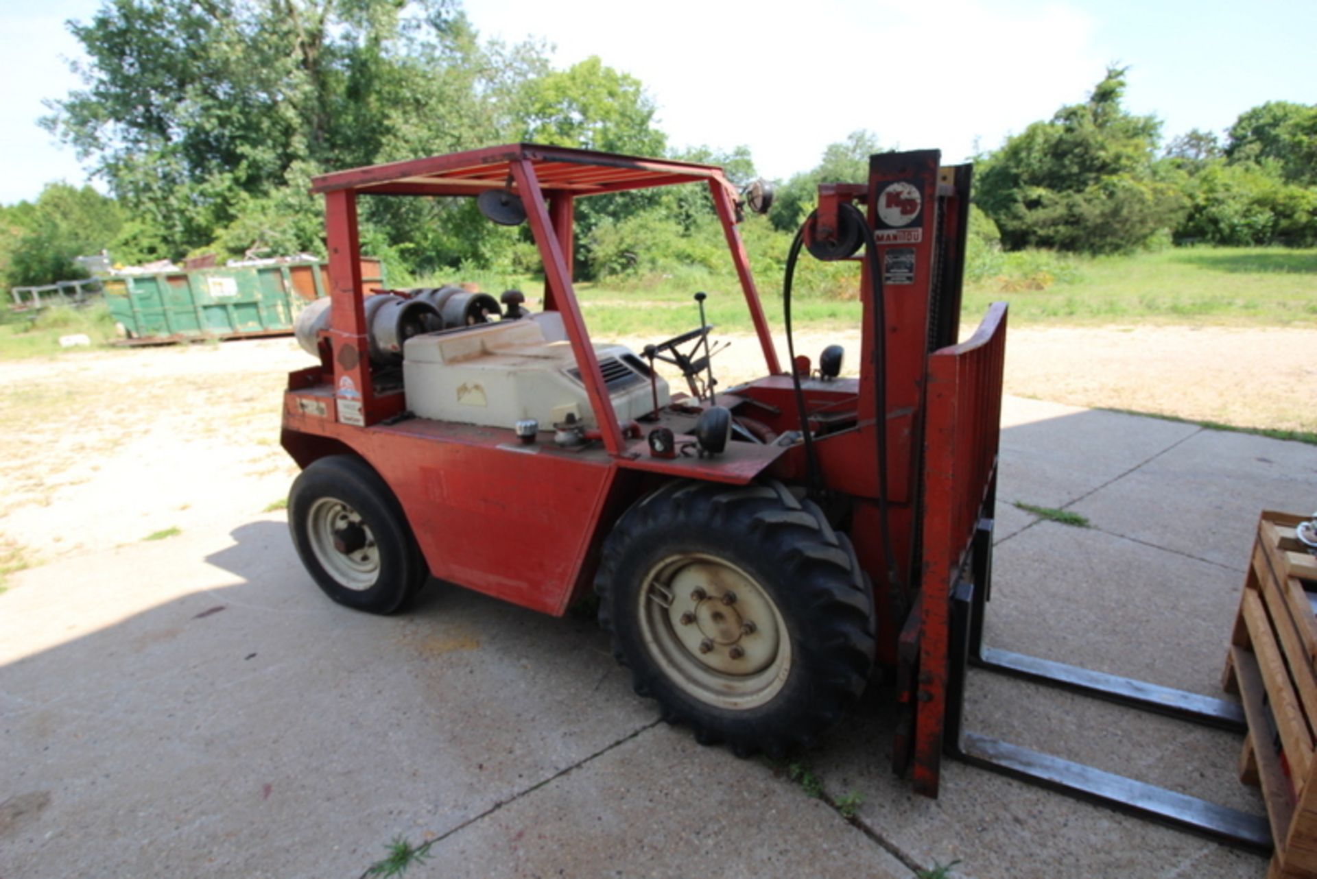 Manitou Y402ML forklift 4,000#, LP, All Terrain - Image 2 of 2