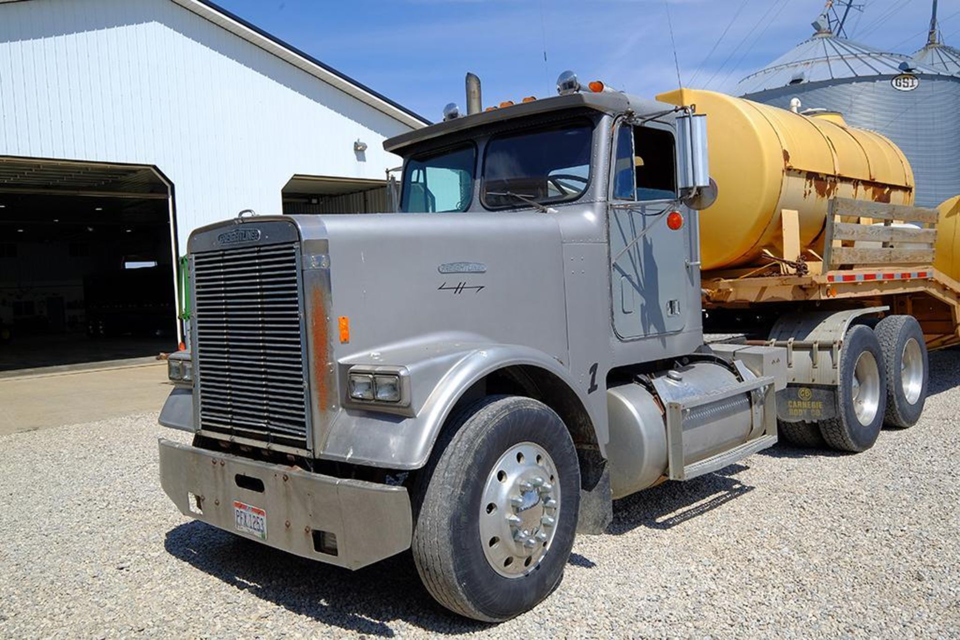 1985 FREIGHTLINER SEMI TRACTOR