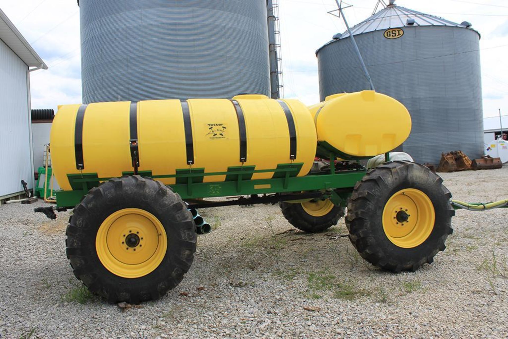 2009 YETTER ALL STEER WAGON