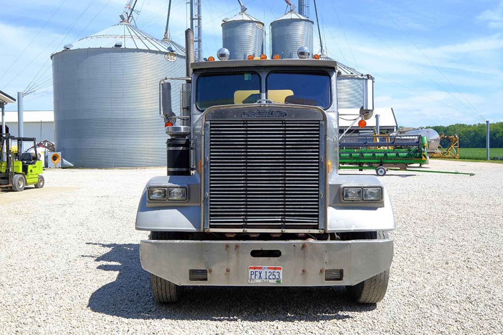 1985 FREIGHTLINER SEMI TRACTOR - Image 2 of 14