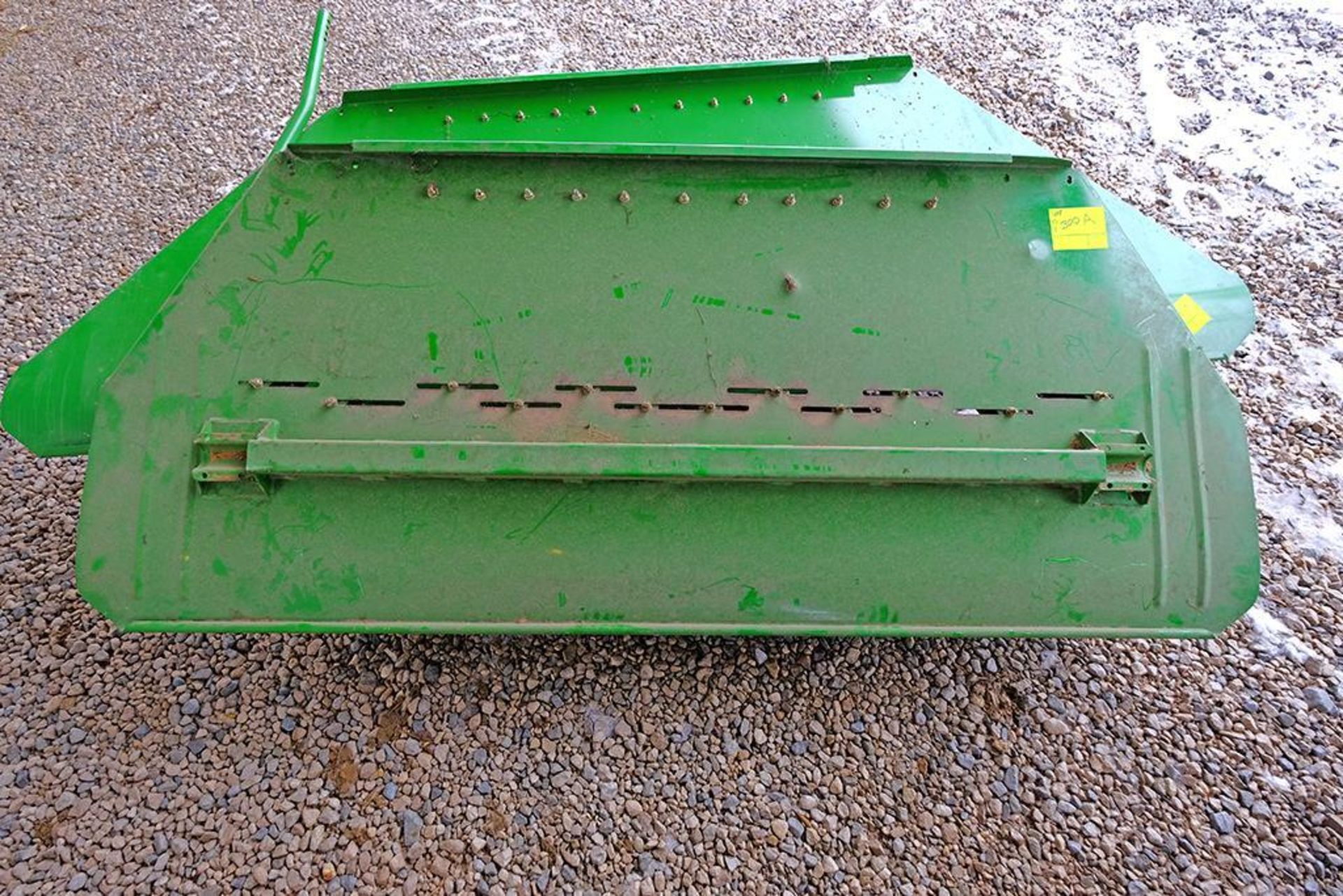 TAIL BOARD FOR COMBINE CHOPPER