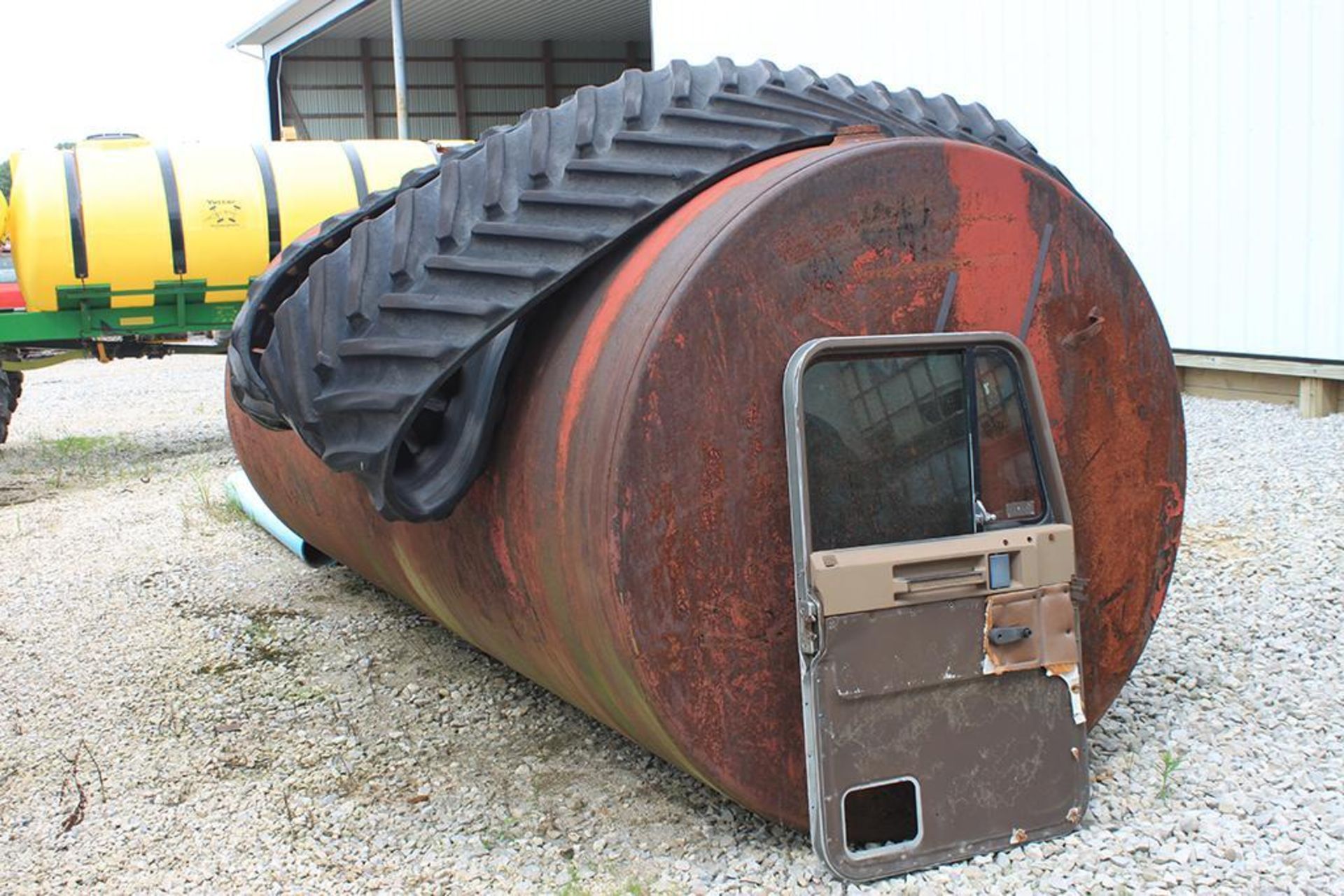 2,000 GAL. MILD STEEL FUEL TANK - Image 3 of 3