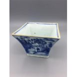 A Chinese Yongzheng period blue and white square bowl (1723-35)