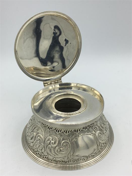 A large silver inkwell, hallmarked - Image 2 of 3