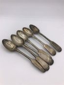 Six silver teaspoons, hallmarked London 1903 (135g)