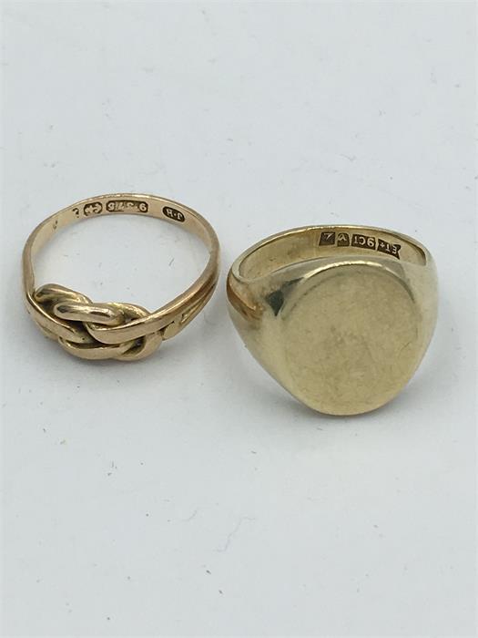 A 9ct gold signet ring and knotted ring (8.6g) - Image 3 of 3