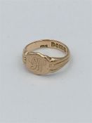 A 9ct gold signet ring (2.9g)