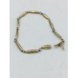 A 9ct gold bracelet. (6.2g)