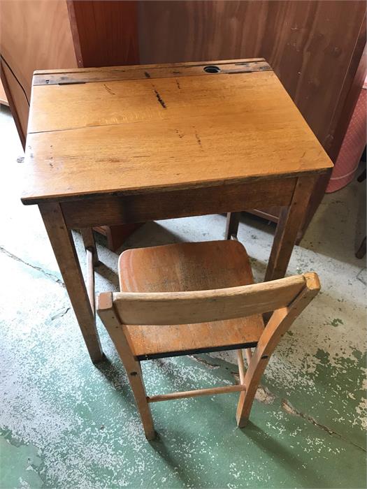 A Vintage school desk with matching chair - Image 3 of 4