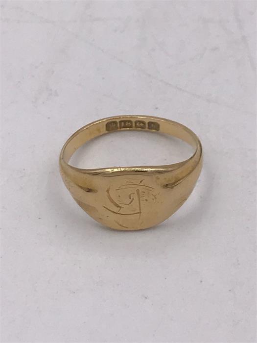 An 18ct gold signet ring (2.8g)