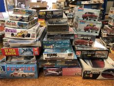 A selection of twenty one various model kits