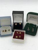 A selection of 9ct gold jewellery