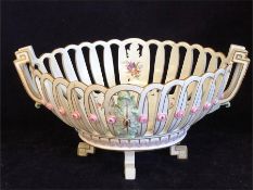 A Meissen display basket