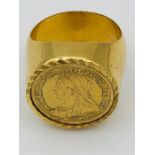 A Half sovereign gold ring (22.3g)