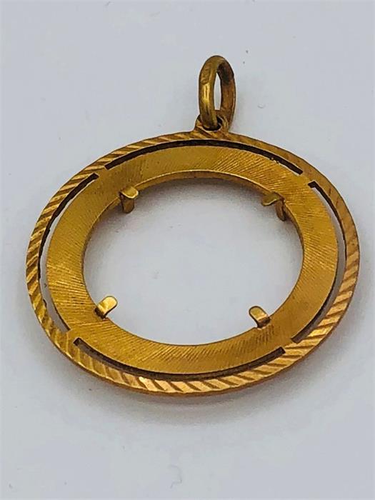 A 9ct gold circular pendant (5.2g) - Image 2 of 2