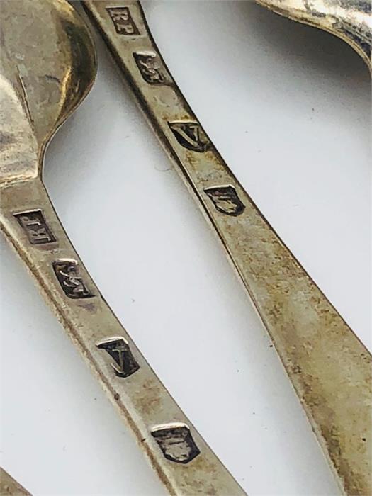 A set of six spoons, dated 1735 London makers mark RP, Richard Pargeter (19cm long) - Image 3 of 3