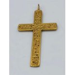 A 9ct gold crucifix (13.3g)