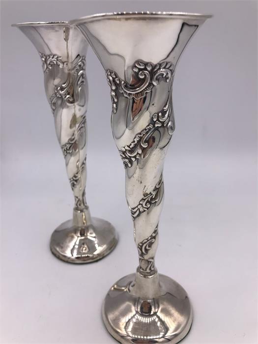 A Pair of Art Nouveau style silver vases, hallmarked Birmingham 1902 by WA - Image 2 of 3